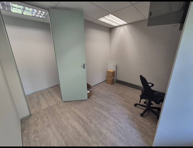 175M² OFFICE TO LET IN RIVONIA